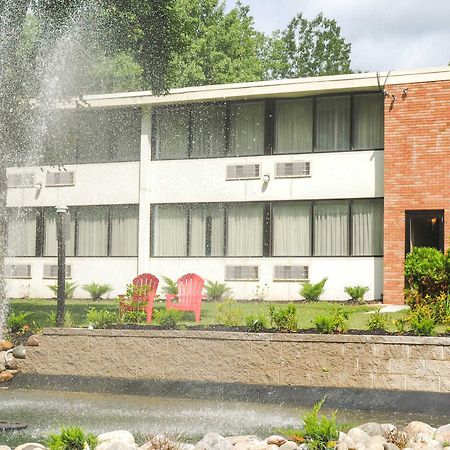 Rodeway Inn Springhills Lake George Exterior foto